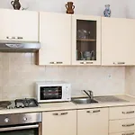 Mia دوبروفينك