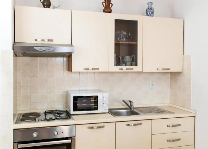 Mia دوبروفينك